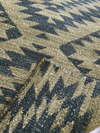 Handmade Wool - Black & Ivory Geometric Accent Rug – 2' x 3'