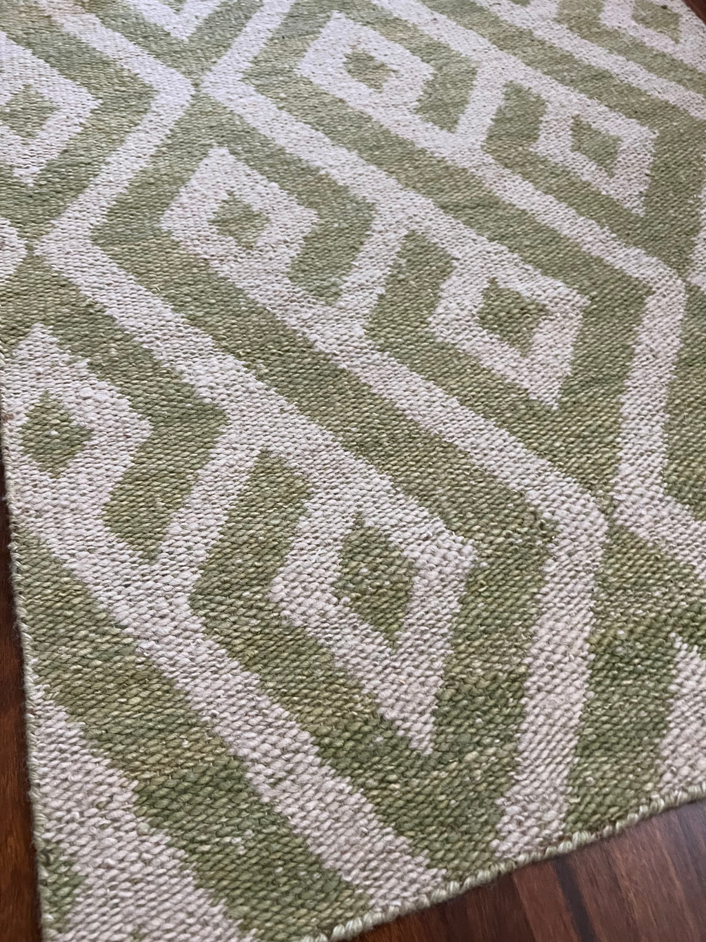 Handmade Olive & Ivory Geometric Wool Rug – 2’ × 3’ | EN-920