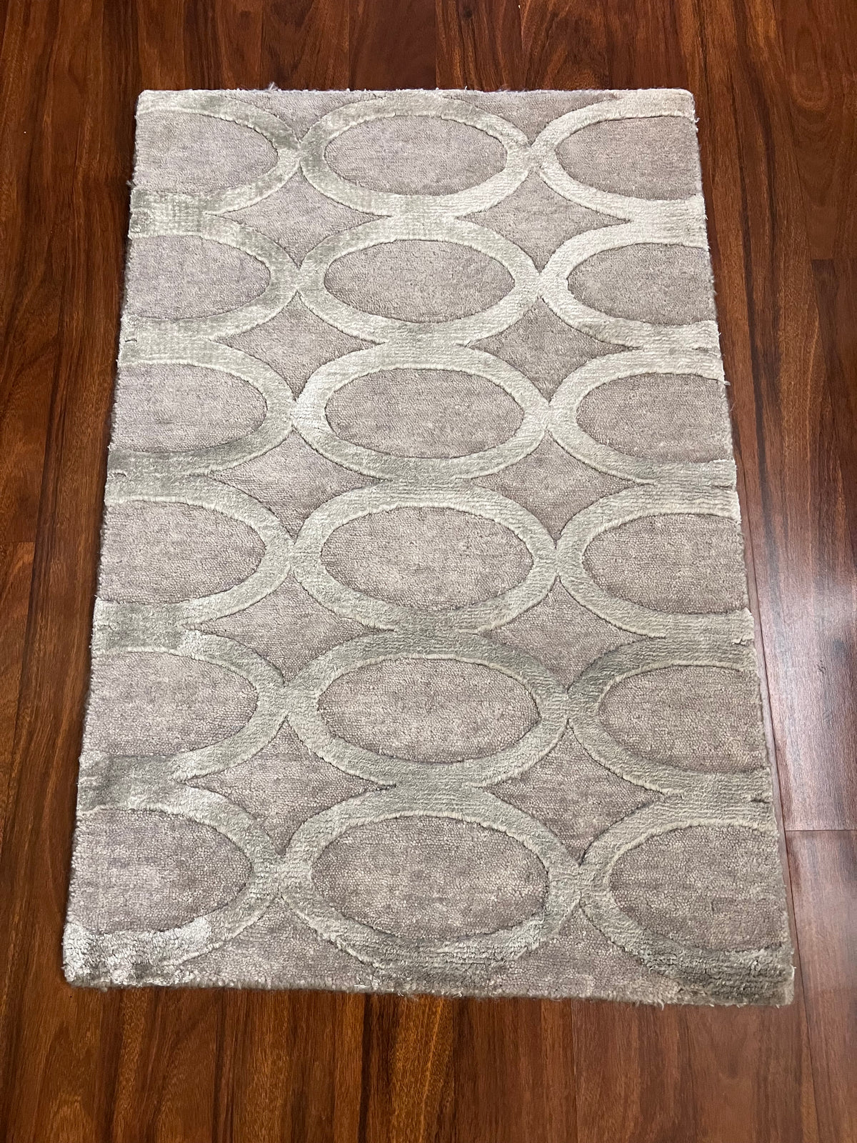 Handmade Gray Oval Pattern Wool Rug – 2’ × 3’