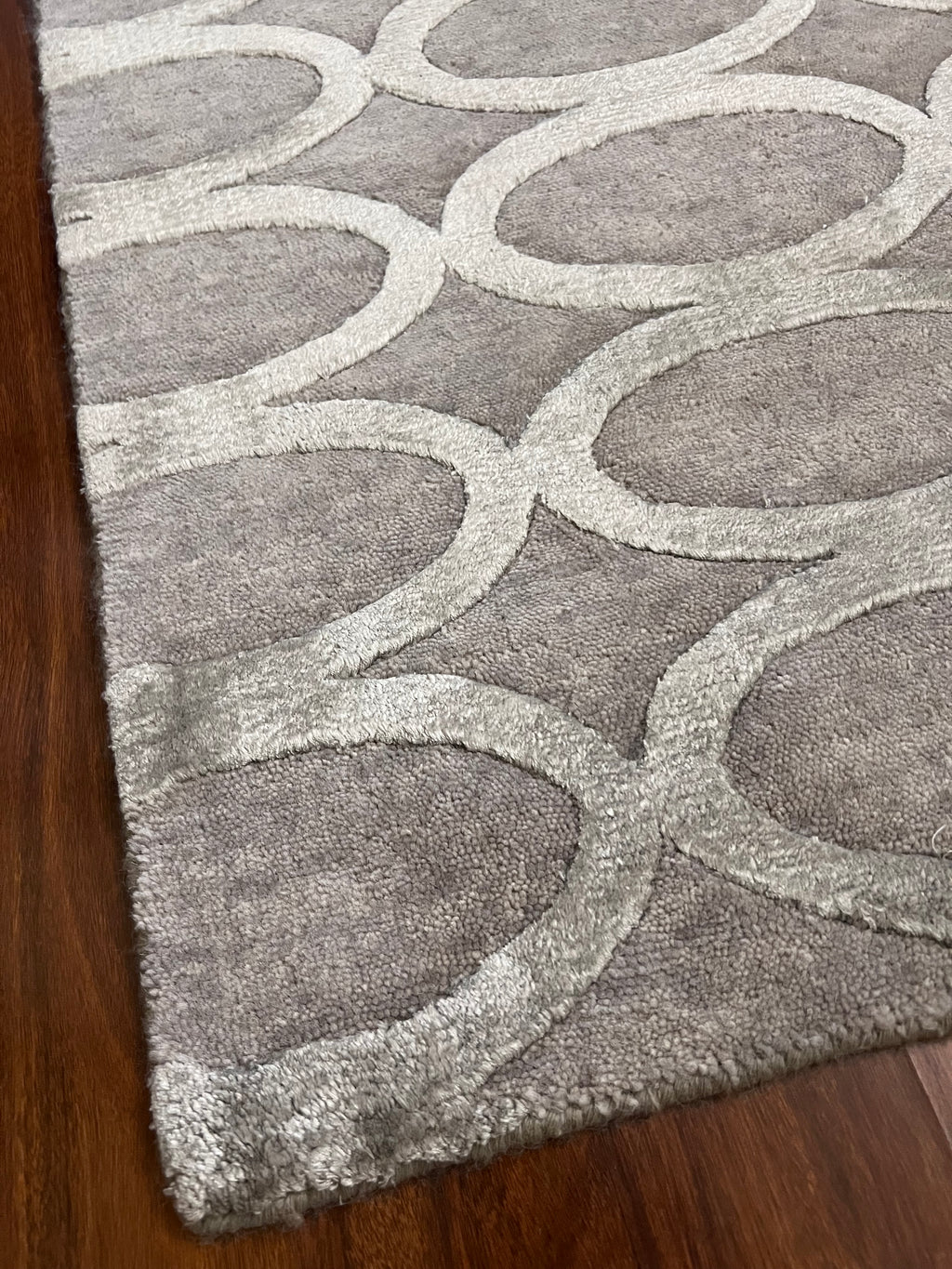 Handmade Gray Oval Pattern Wool Rug – 2’ × 3’