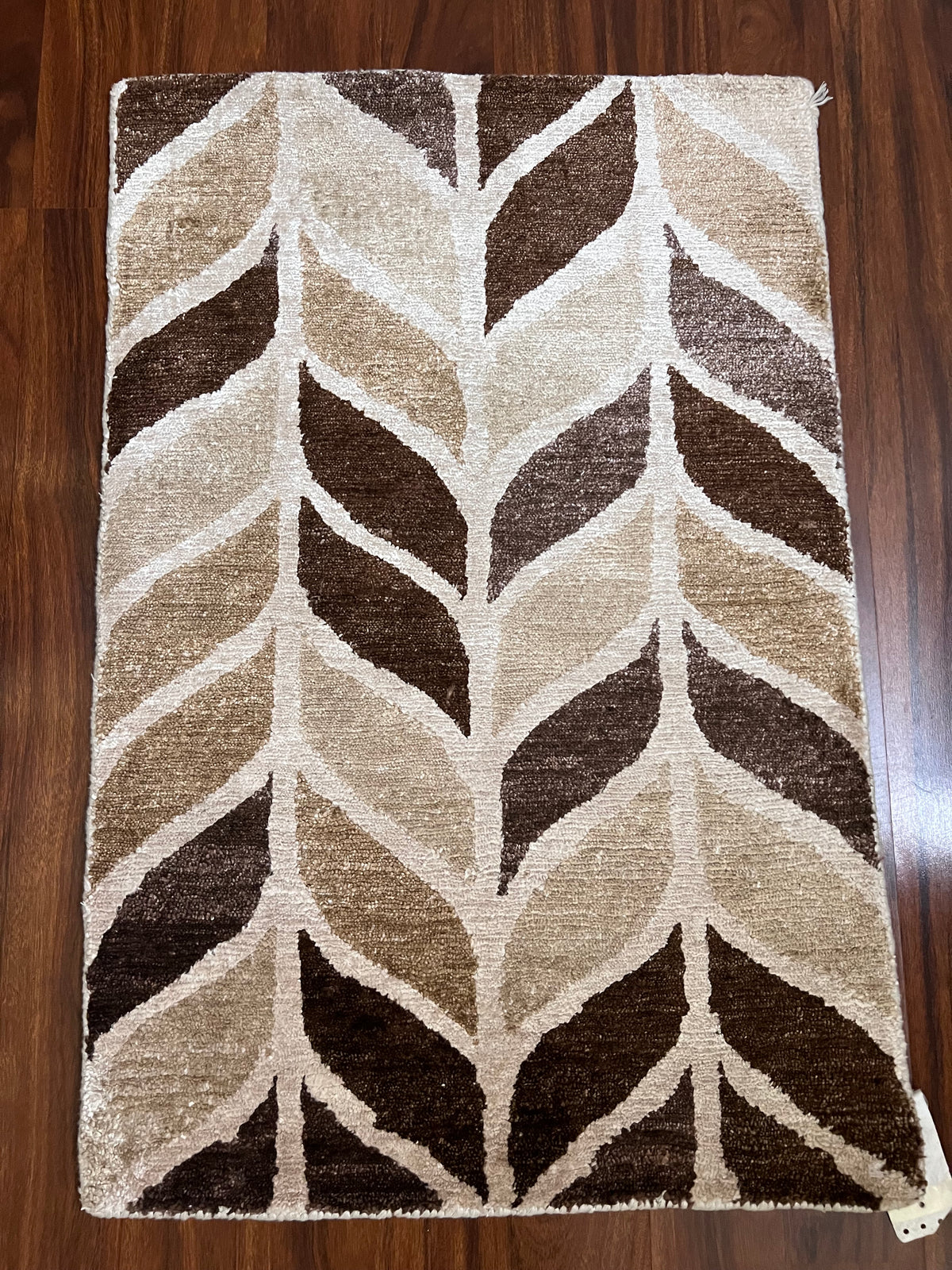Handmade Brown and Cream Leaf Accent Rug – 2’ × 3’