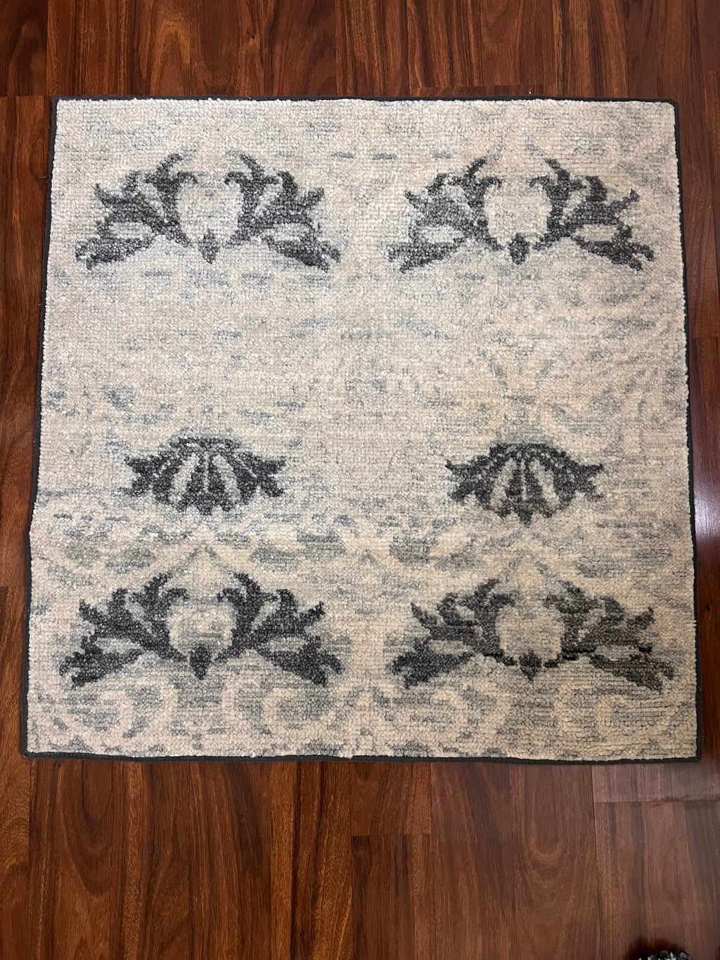 Handmade Beige & Gray Floral Wool Rug – 2’8” × 2’9” | Soft Melody