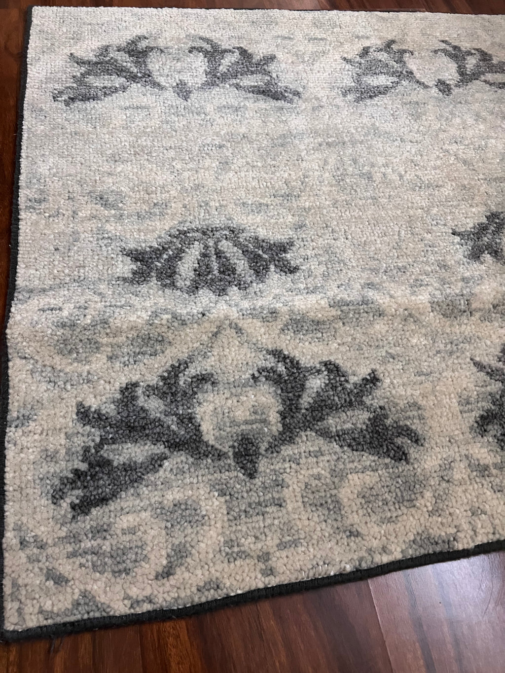 Handmade Beige & Gray Floral Wool Rug – 2’8” × 2’9” | Soft Melody