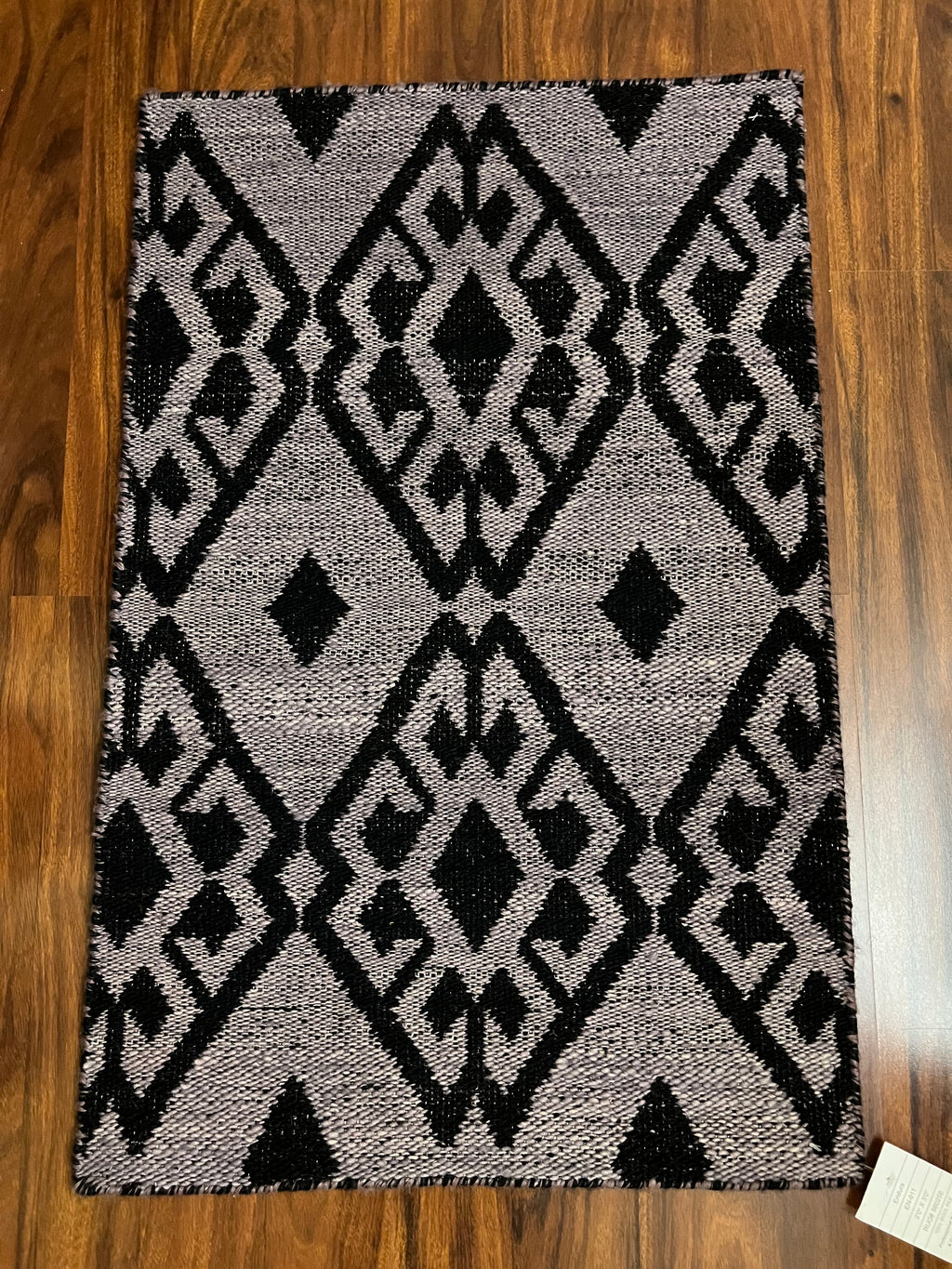 Handmade Black & Lilac Geometric Wool Rug – 2’ × 3’ | Endura EN-911