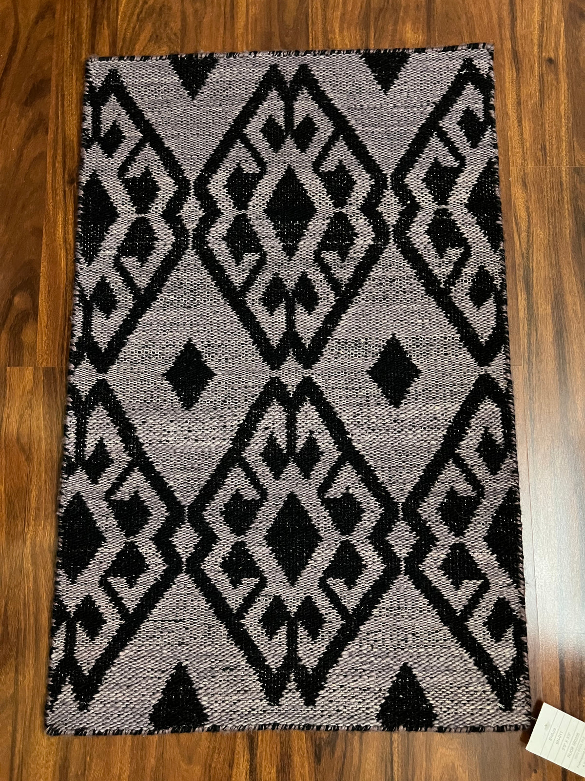 Handmade Black & Lilac Geometric Wool Rug – 2’ × 3’ | Endura EN-911