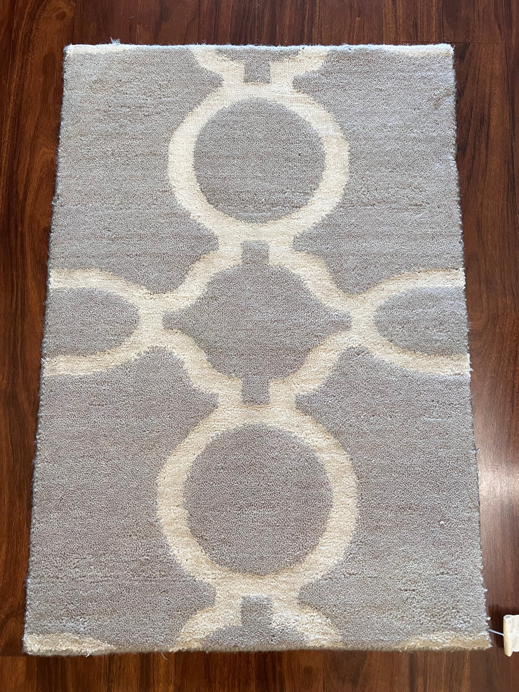 Handmade Gray & Ivory Geometric Accent Rug – 2’ × 3’