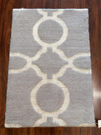 Handmade Gray & Ivory Geometric Accent Rug – 2’ × 3’