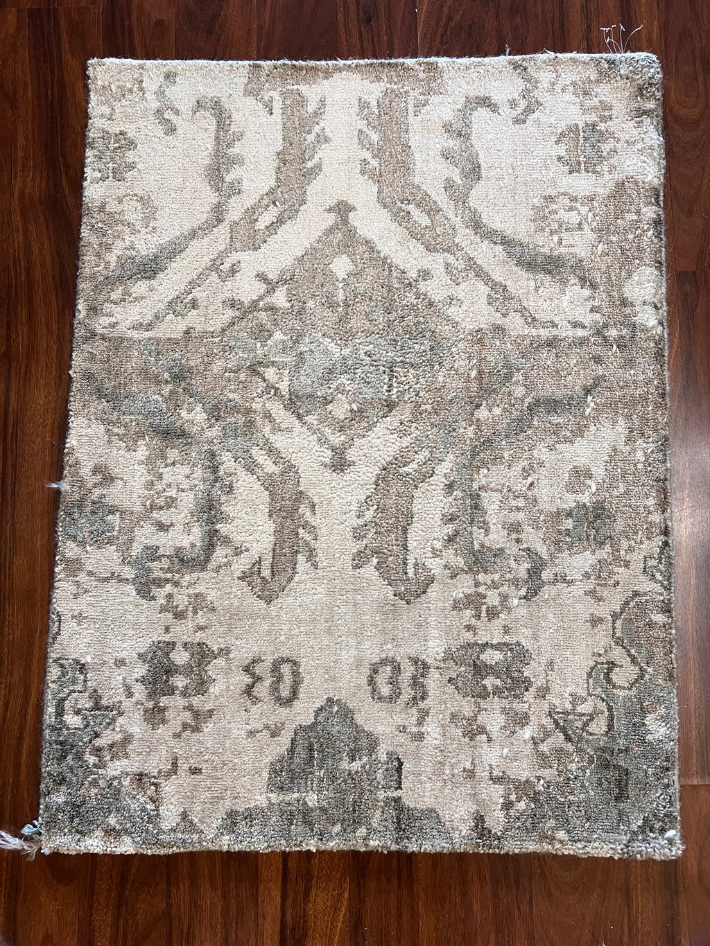 Handmade Cream & Taupe Floral Accent Rug – 2’ × 3’