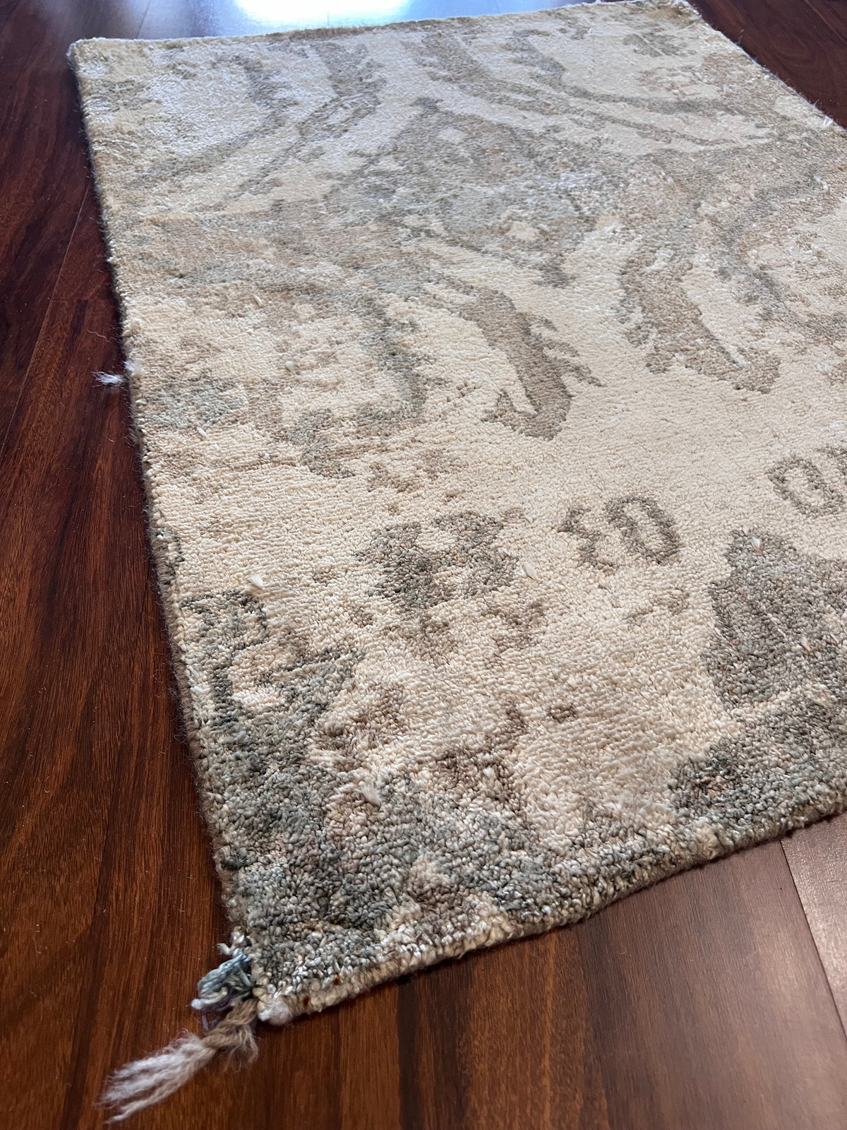 Handmade Cream & Taupe Floral Accent Rug – 2’ × 3’