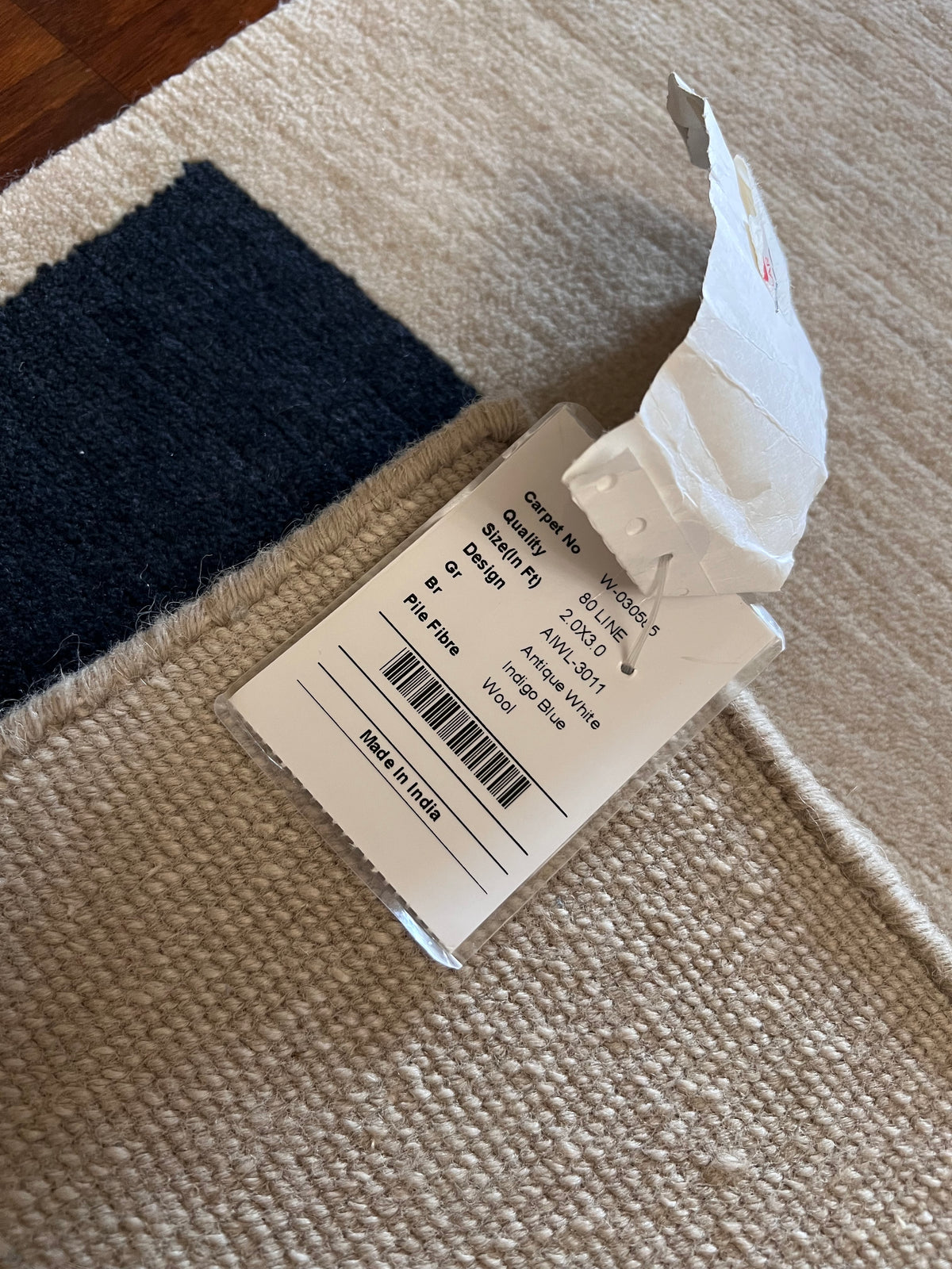 Handmade Ivory & Navy Wool Accent Rug with Abstract Lines – 2’ × 3’