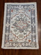 Handmade Ivory & Gray Medallion Accent Rug – 2’ × 3’