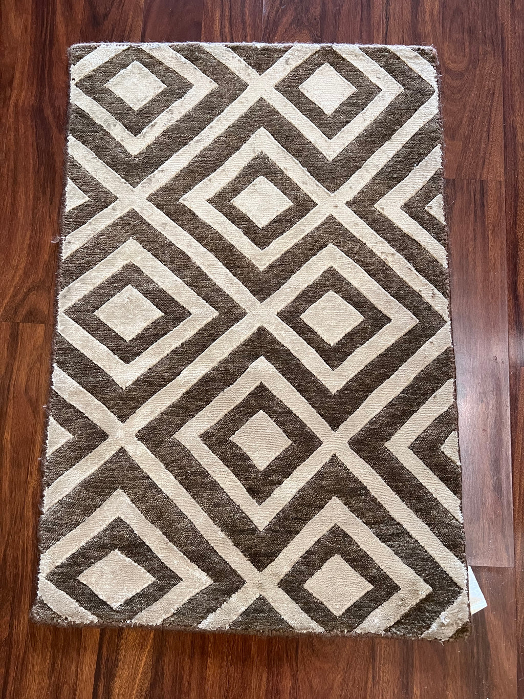 Handmade Brown & Ivory Diamond Geometric Accent Rug – 2’ × 3’