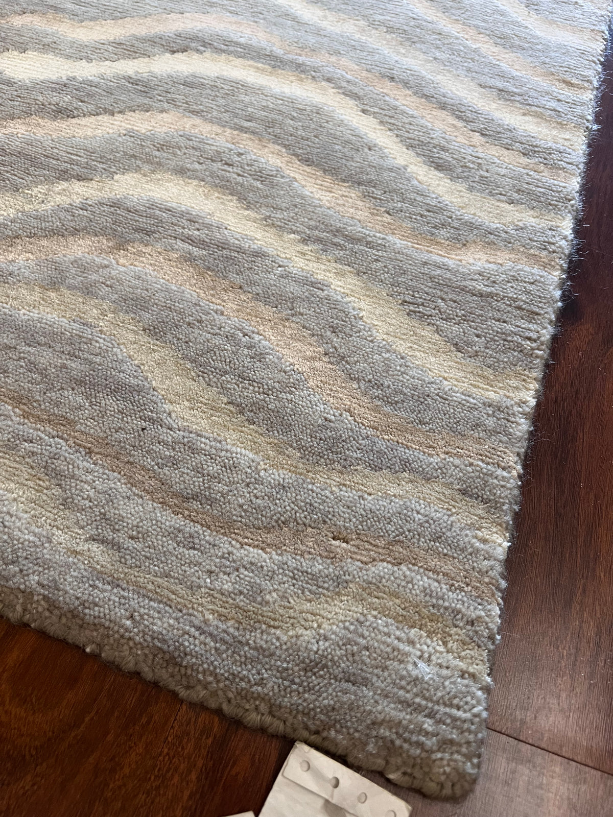Handmade Gray & Ivory Wave Pattern Accent Rug – 2’ × 3’