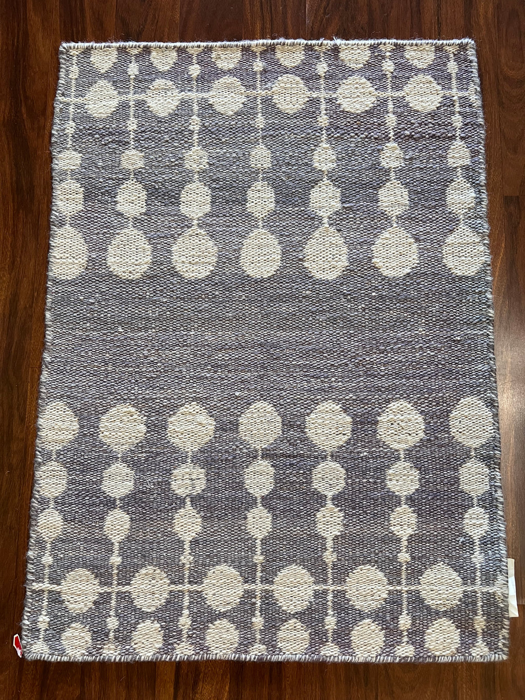 Handmade Gray & Ivory Linked Dot Accent Rug – 2’ × 3’