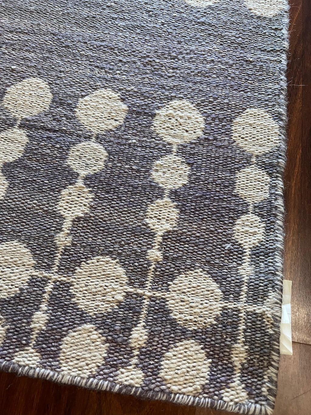 Handmade Gray & Ivory Linked Dot Accent Rug – 2’ × 3’